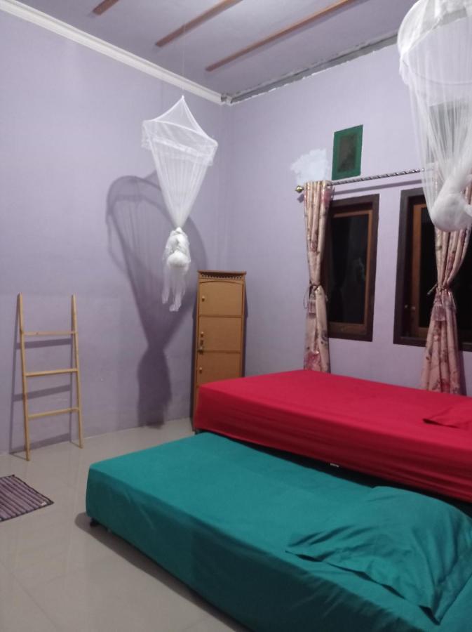 Kurnia Homestay Ternate Exterior foto