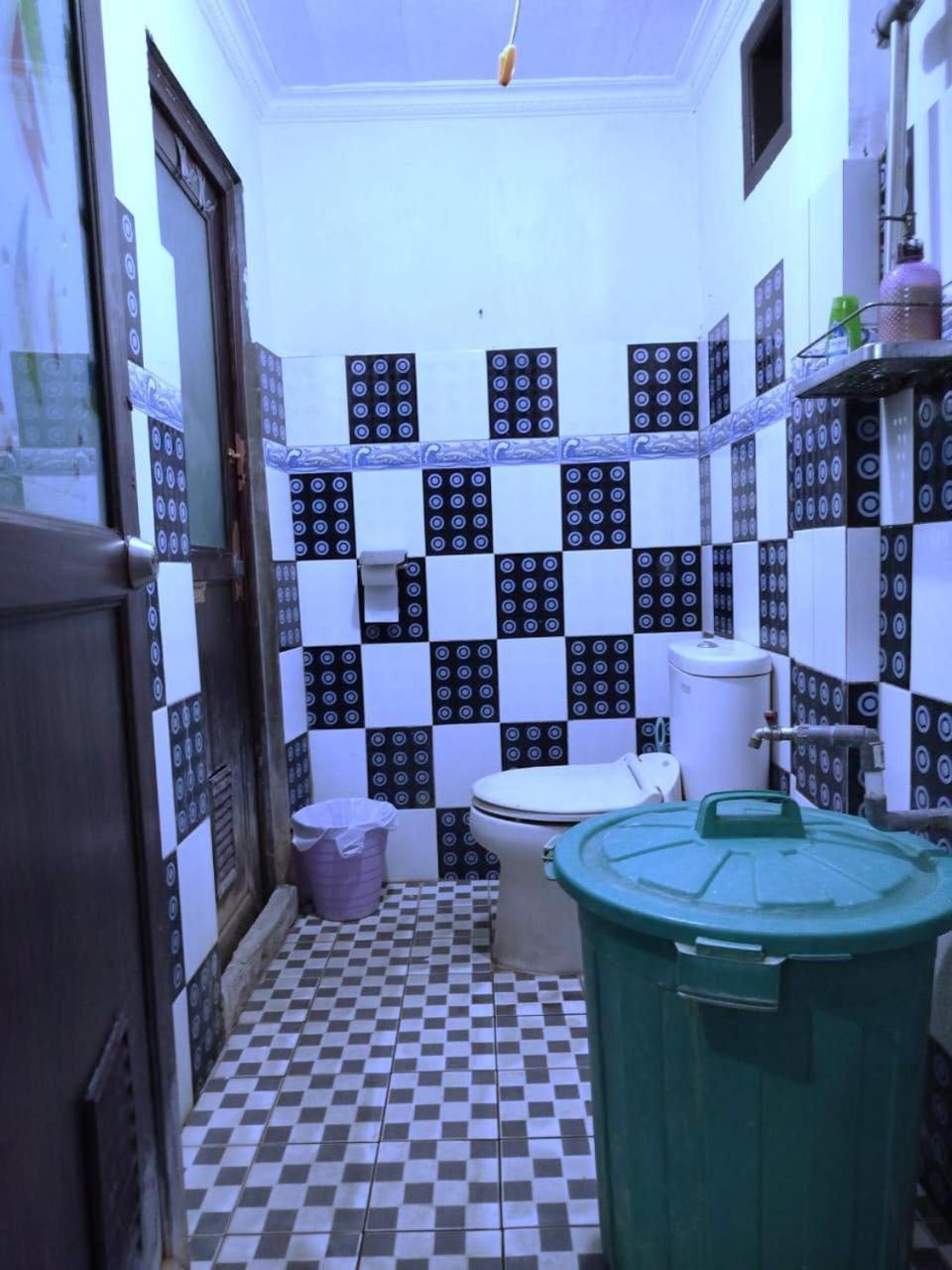 Kurnia Homestay Ternate Exterior foto