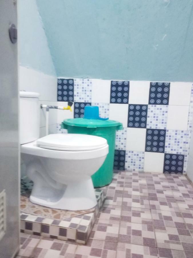 Kurnia Homestay Ternate Exterior foto